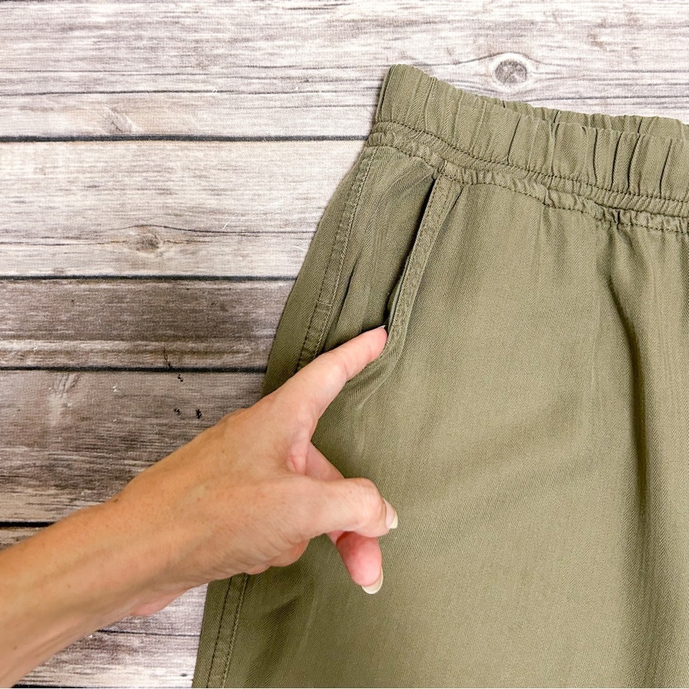 Thread Supply Deep Moss Green Pull On Ankle Length Herringbone Tapered Pants NWT - Picture 4 of 10